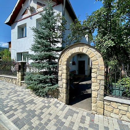 Zyma_Lito Guest House Yaremche Exterior photo